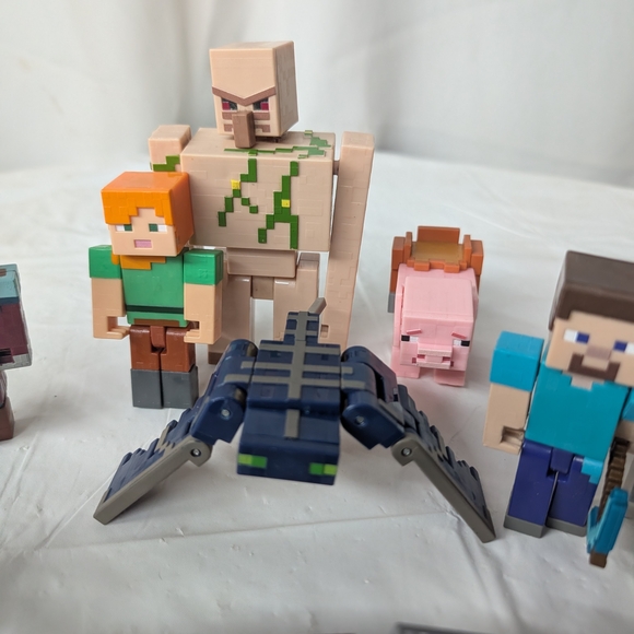 Minecraft Action Figure and Block Set - Picture 4 of 5